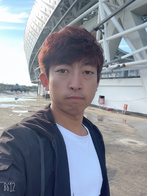 绅士大男孩的第一张照片--孝感相亲服务中心