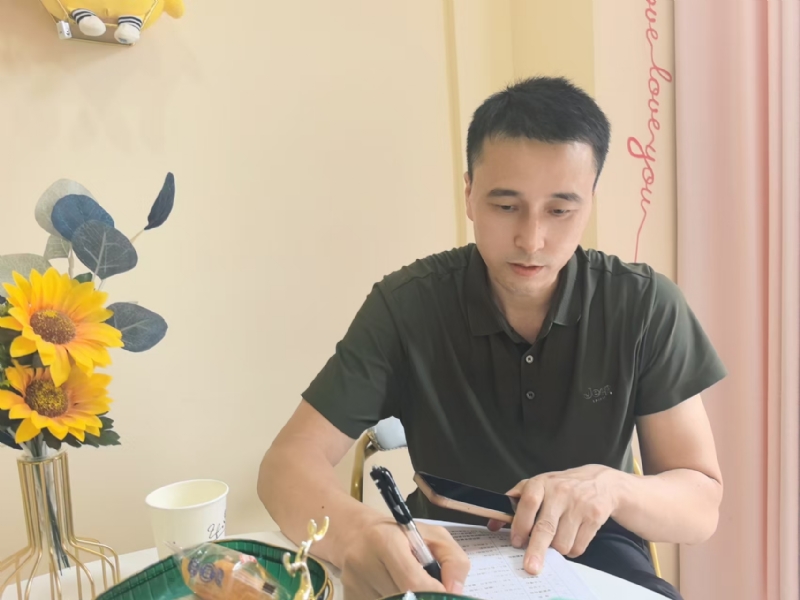 笑看一切的第二张照片--孝感相亲服务中心