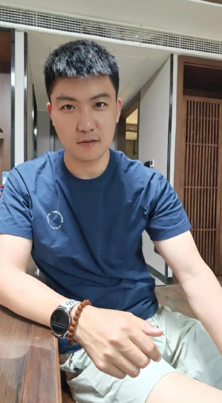 大鹏展翅的第三张照片--孝感相亲服务中心