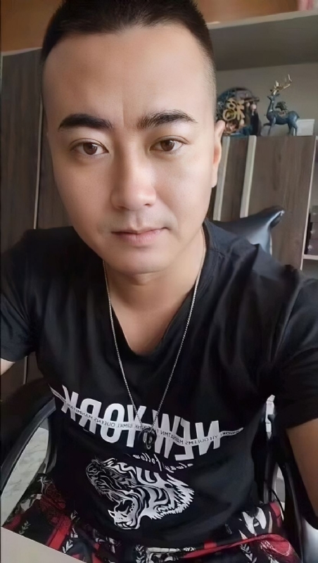 Luck耀的第一张照片--孝感相亲服务中心