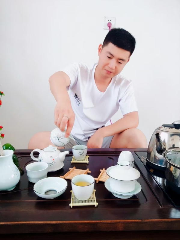 日月的第三张照片--孝感相亲服务中心