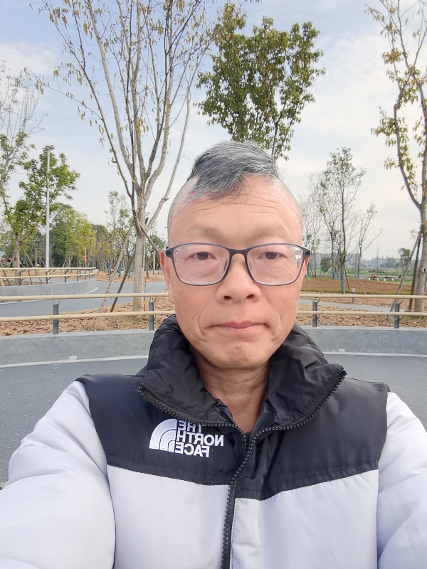 做喜欢的事的第一张照片--孝感相亲服务中心