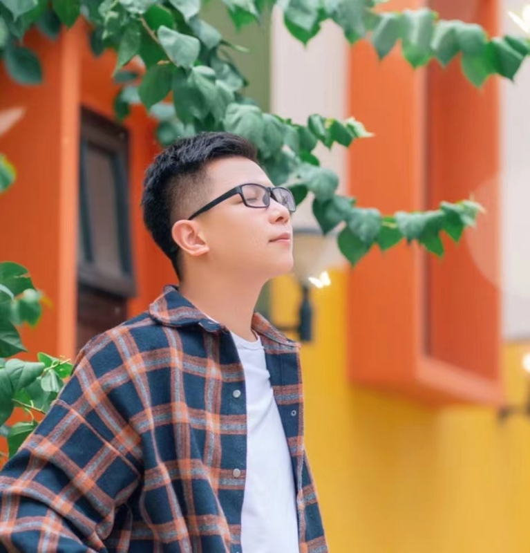 版本之子的第一张照片--孝感相亲服务中心